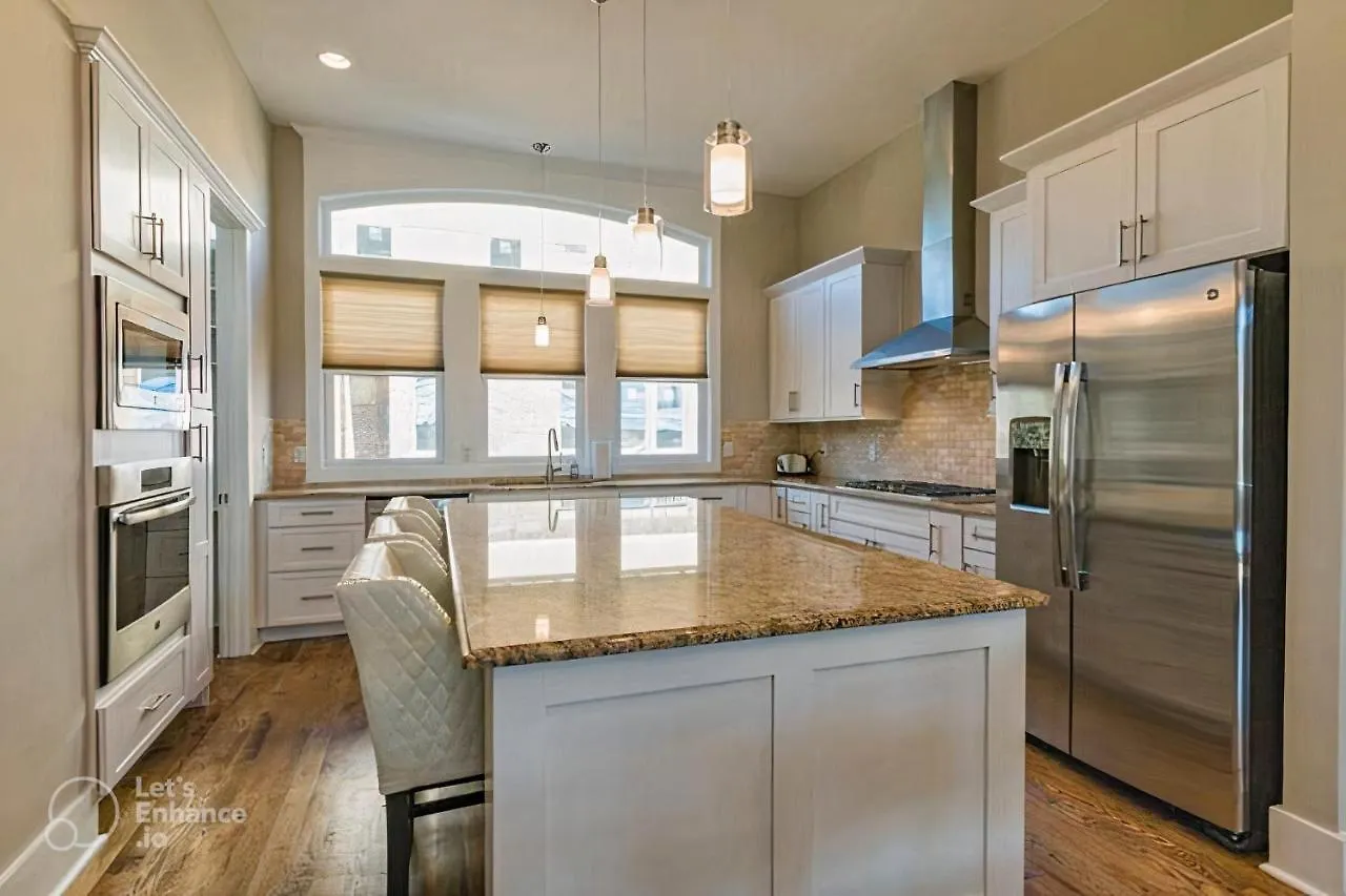 Glitz & Guitars I Stylish 3Br With Rooftop Hot Tub In East Nashville