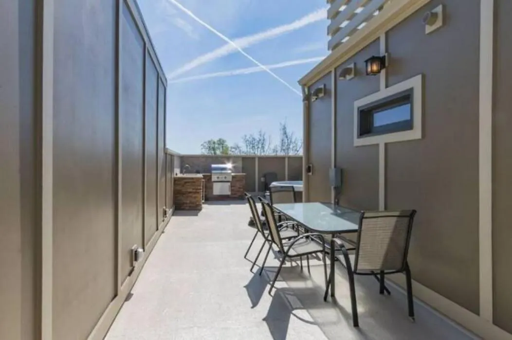 Holiday home Glitz & Guitars I Stylish 3Br With Rooftop Hot Tub In East Nashville United States