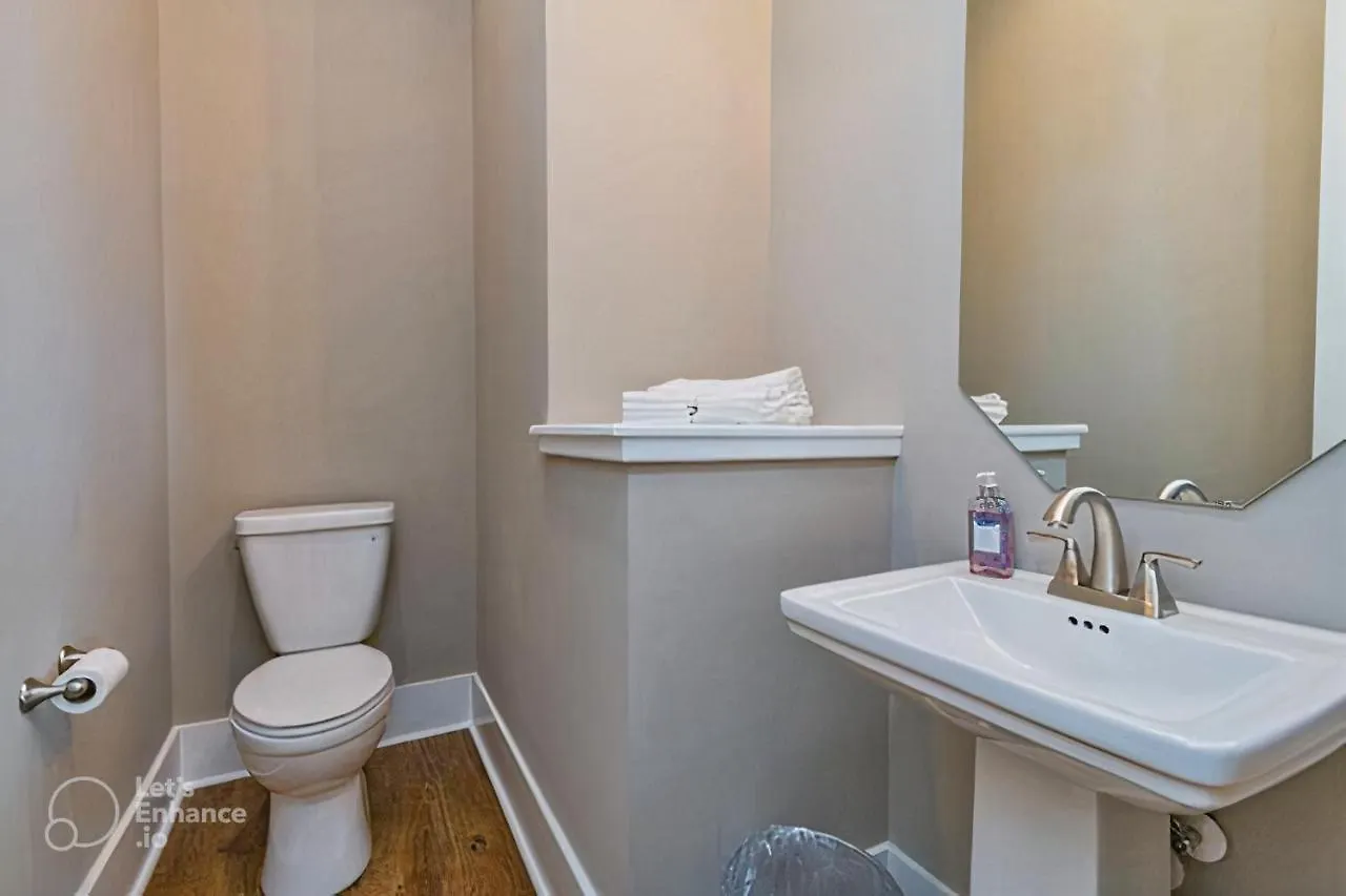 Holiday home Glitz & Guitars I Stylish 3Br With Rooftop Hot Tub In East Nashville