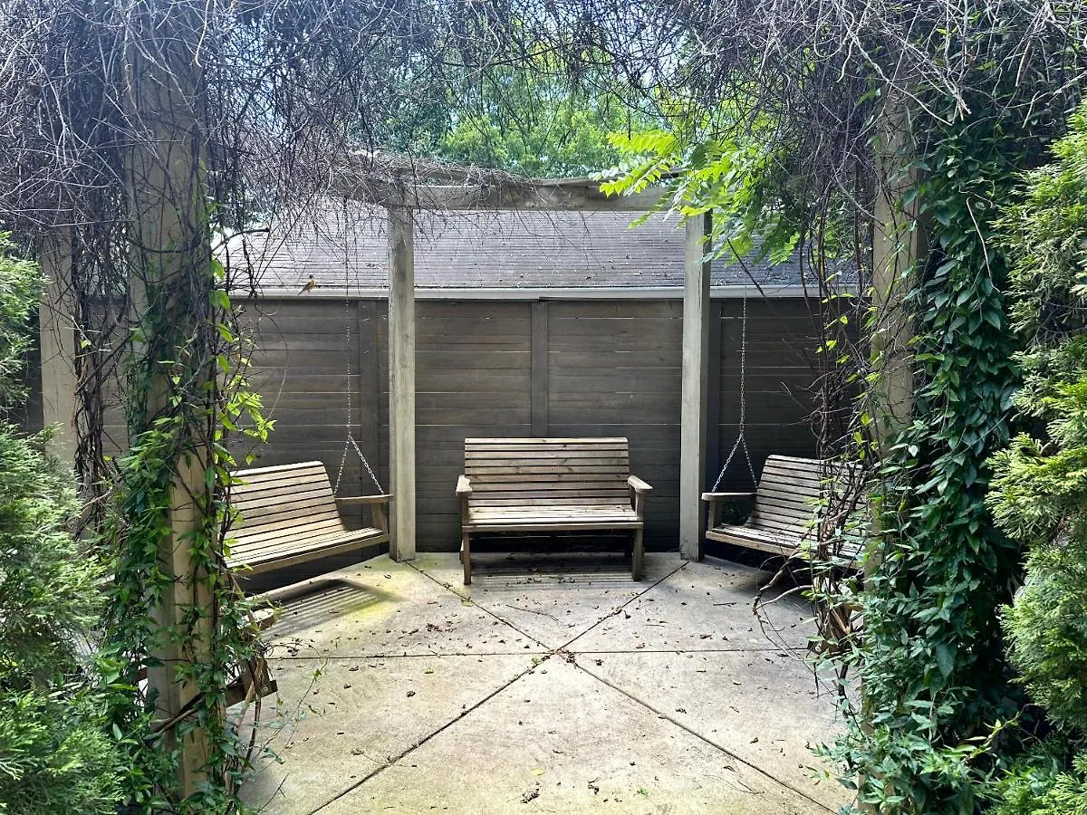 Holiday home Glitz & Guitars I Stylish 3Br With Rooftop Hot Tub In East Nashville