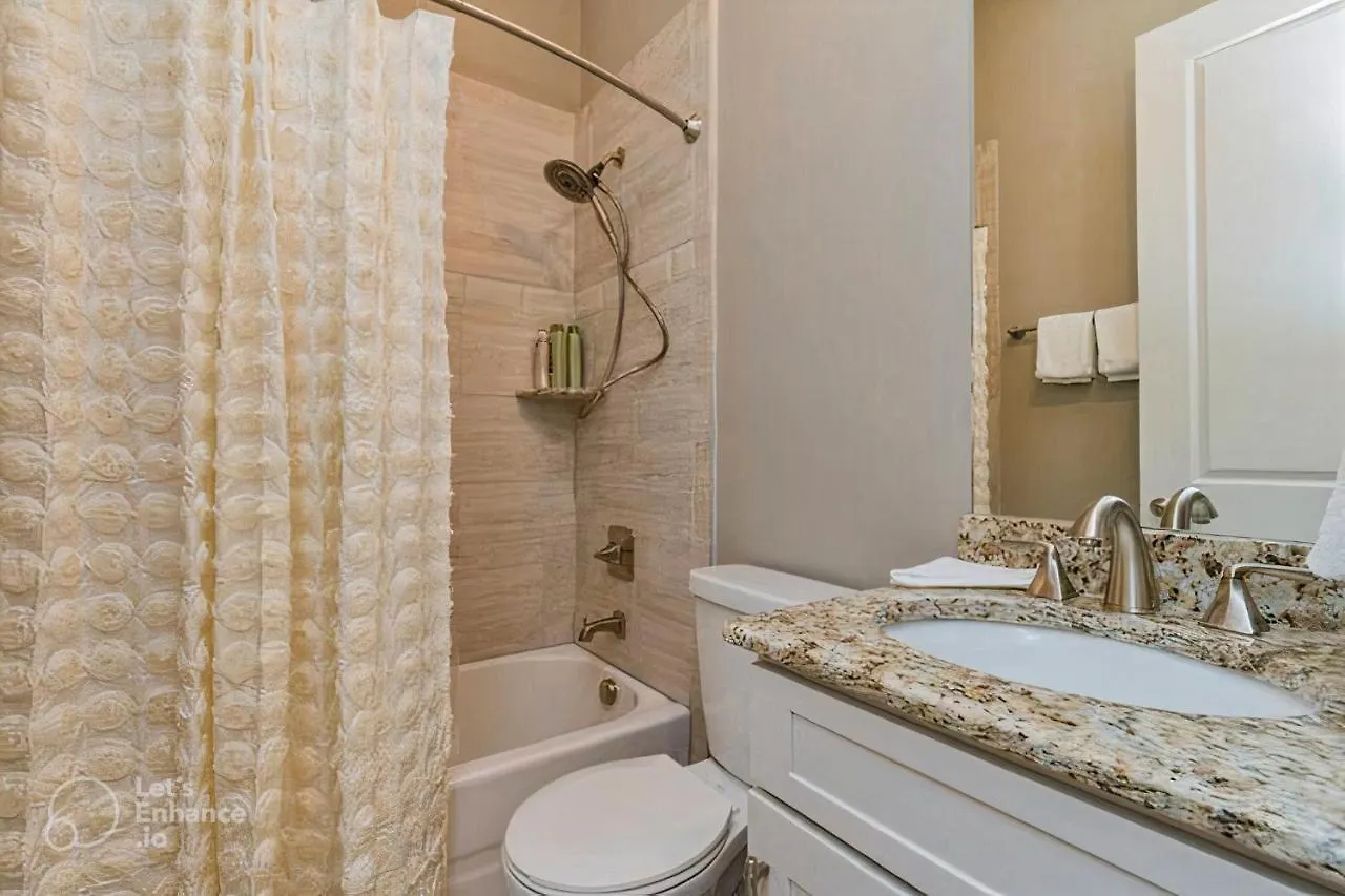 Glitz & Guitars I Stylish 3Br With Rooftop Hot Tub In East Nashville Holiday home