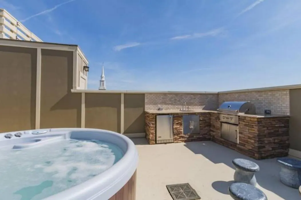 Holiday home Glitz & Guitars I Stylish 3Br With Rooftop Hot Tub In East Nashville